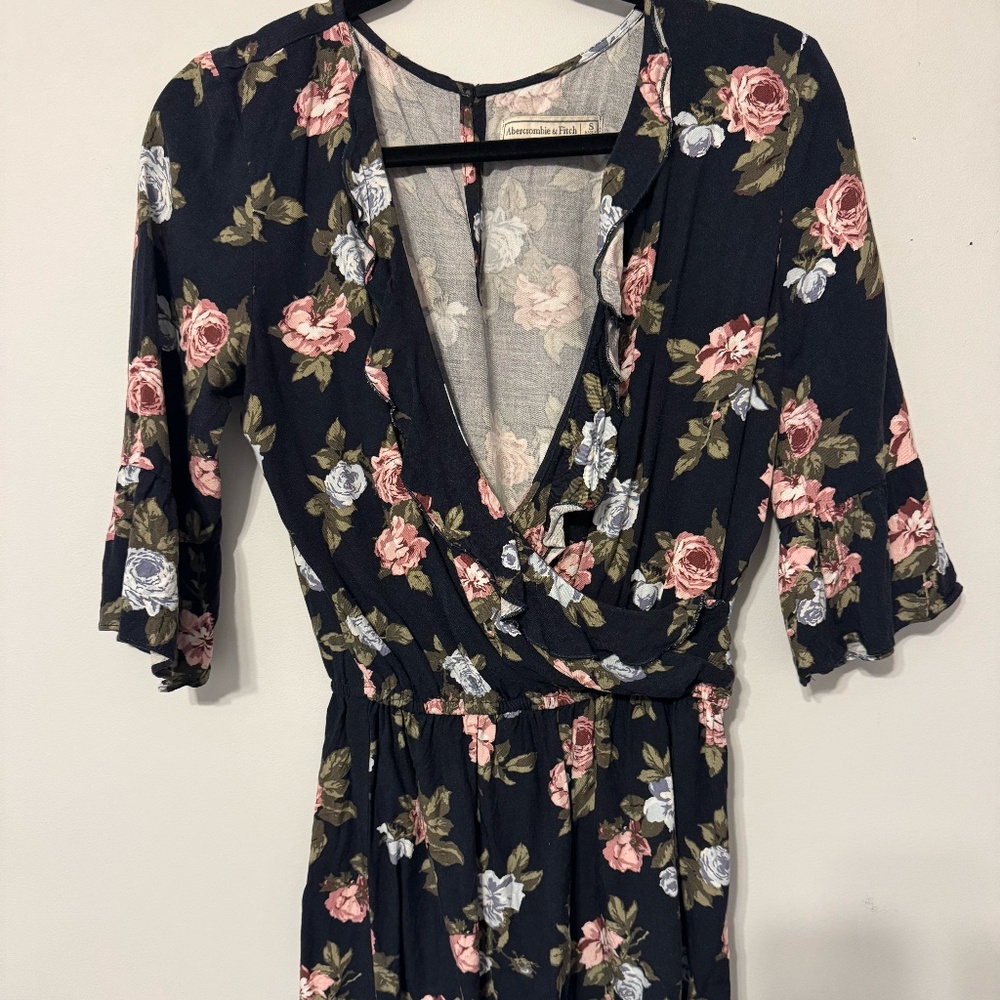 Abercrombie & Fitch Floral Romper – Size Small